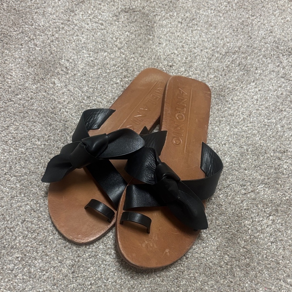 ANTONIO MELANI Black Leather Knot Toe-Loop Sandals